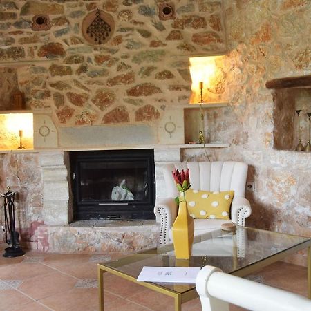 Stone Built Villa Galatia, Poolside & Perfect View Kares Bagian luar foto