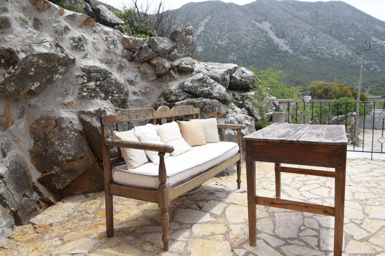 Stone Built Villa Galatia, Poolside & Perfect View Kares Bagian luar foto