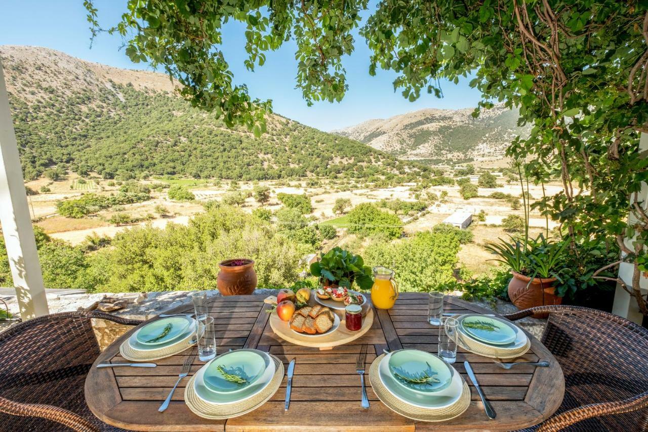 Stone Built Villa Galatia, Poolside & Perfect View Kares Bagian luar foto