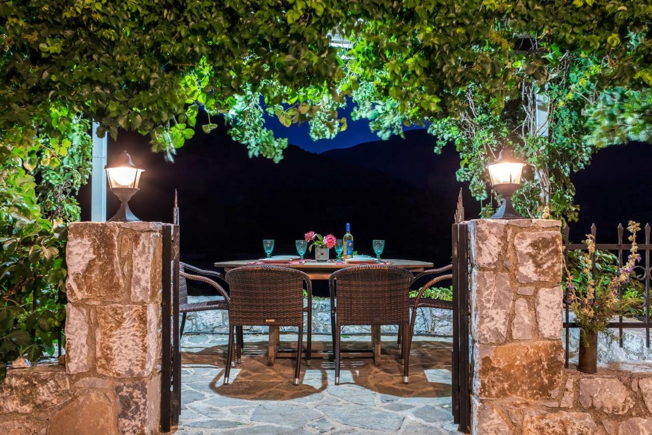 Stone Built Villa Galatia, Poolside & Perfect View Kares Bagian luar foto