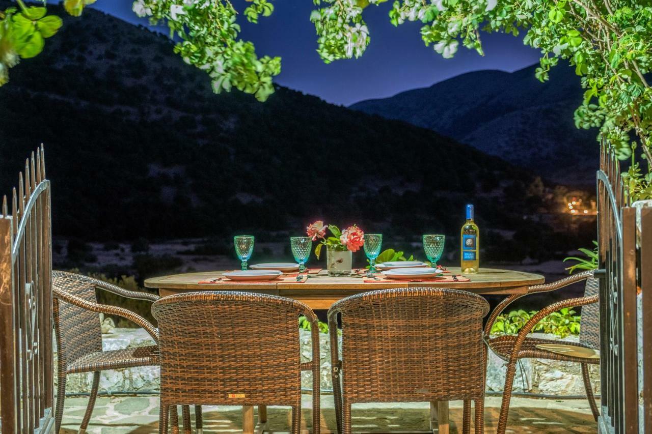 Stone Built Villa Galatia, Poolside & Perfect View Kares Bagian luar foto