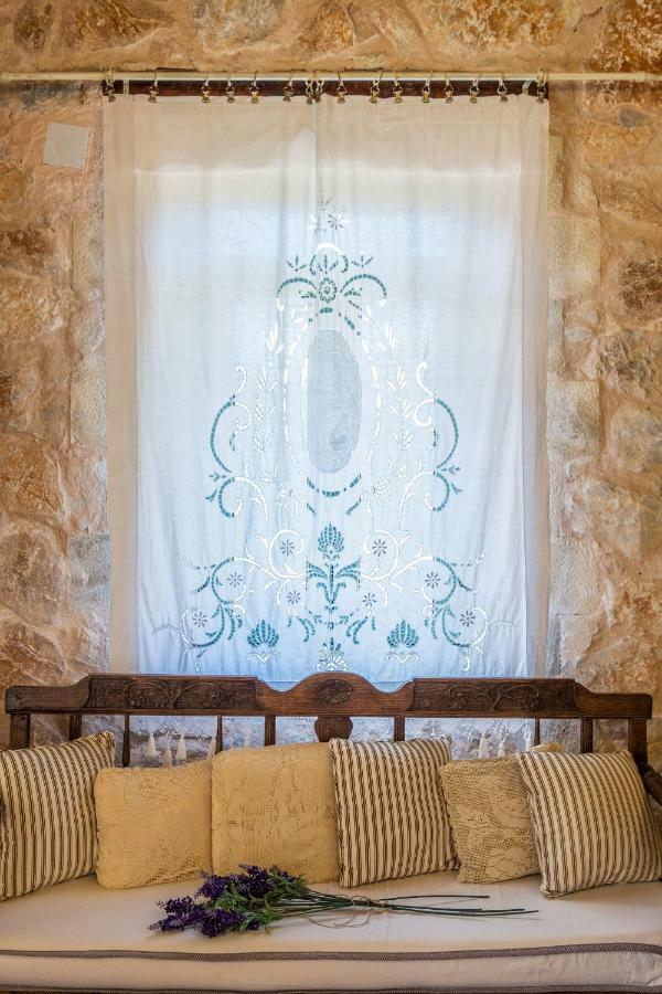 Stone Built Villa Galatia, Poolside & Perfect View Kares Bagian luar foto