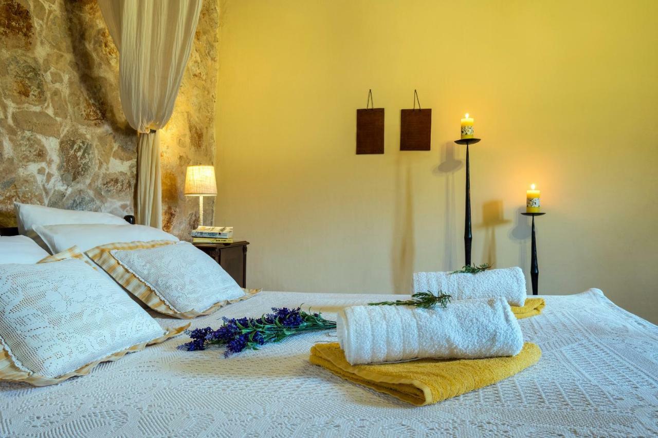 Stone Built Villa Galatia, Poolside & Perfect View Kares Bagian luar foto